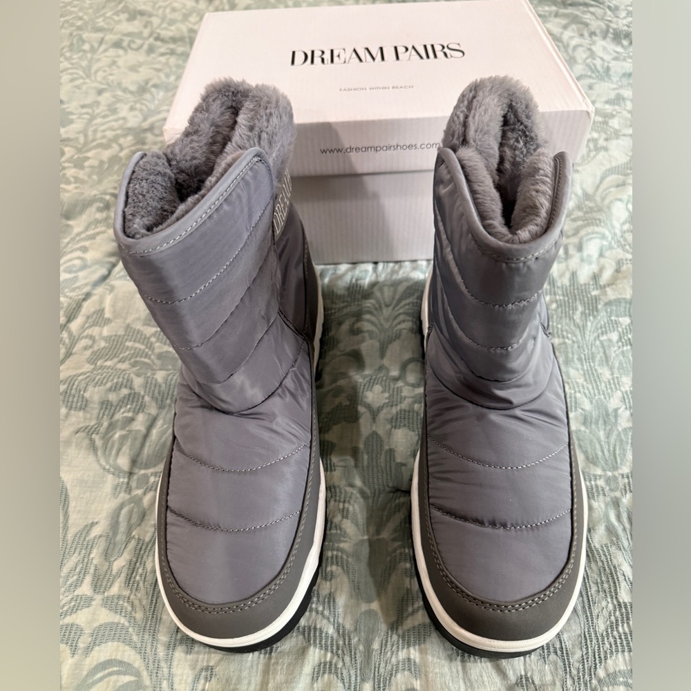 New Dream Pairs Gray Quilted Winter Boots Slip-On